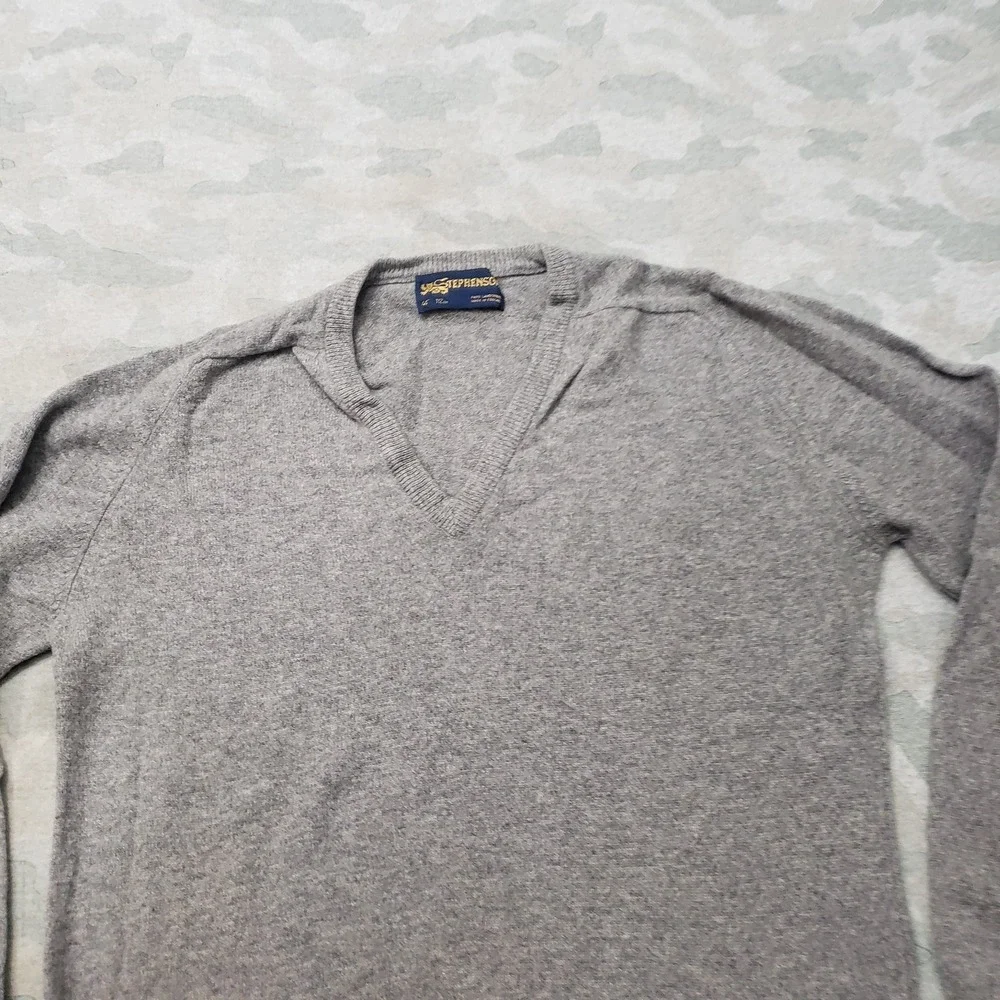 Vintage Stephenson Sweater Mens 44 Gray Pullover V-Neck 100% Lambs Wool Preppy